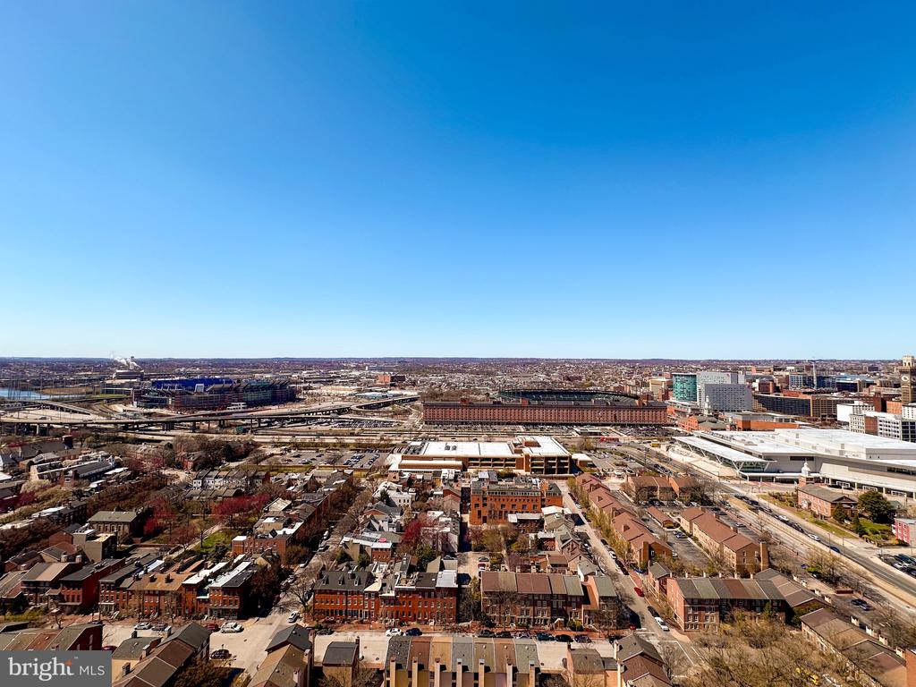 10 E Lee St #2609