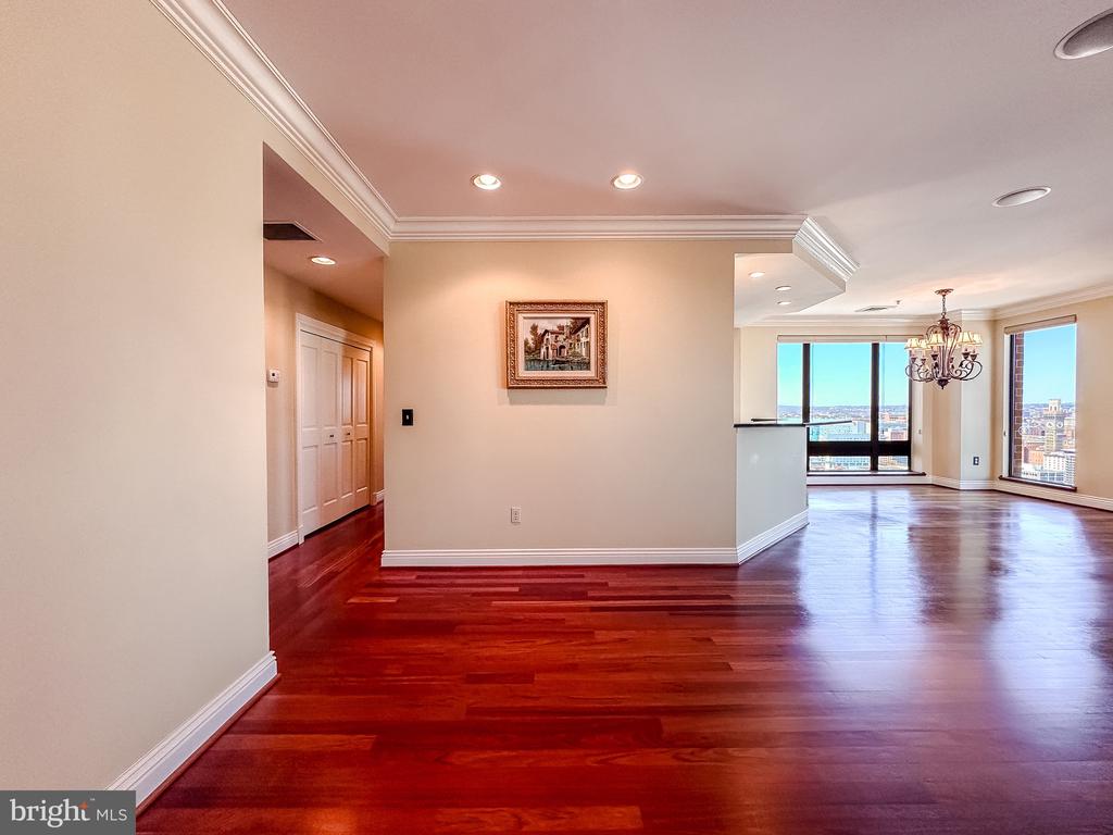 10 E Lee St #2609