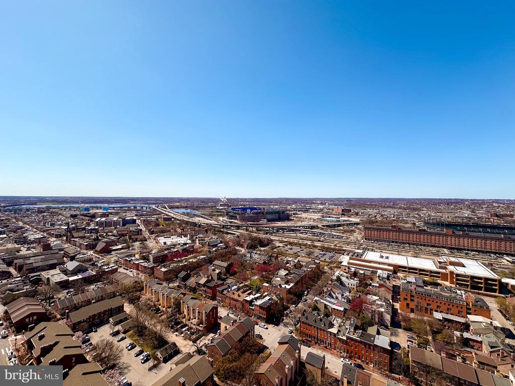 10 E Lee St #2609