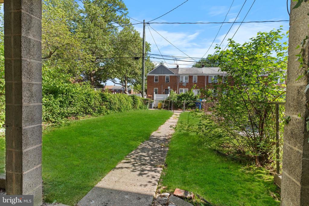 1632 Lochwood Rd