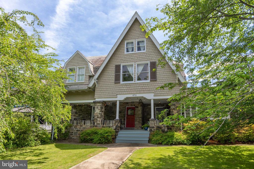 4711 Roland Ave