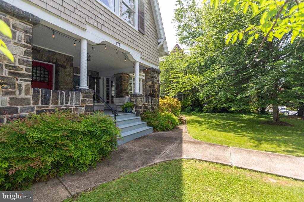 4711 Roland Ave