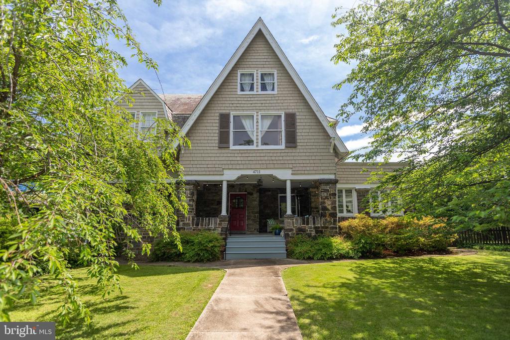 4711 Roland Ave