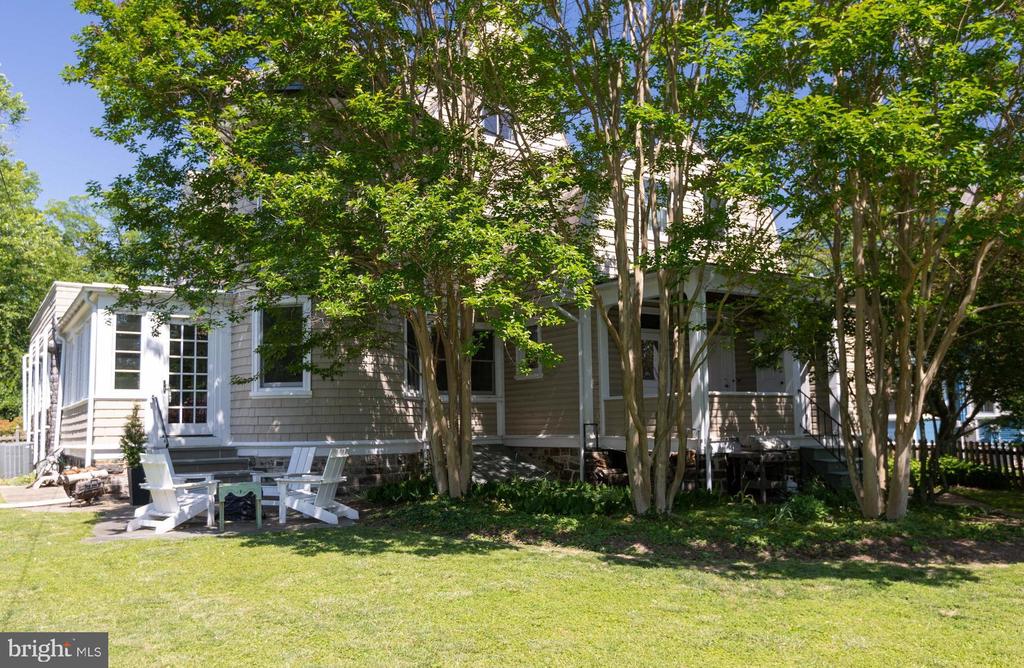4711 Roland Ave