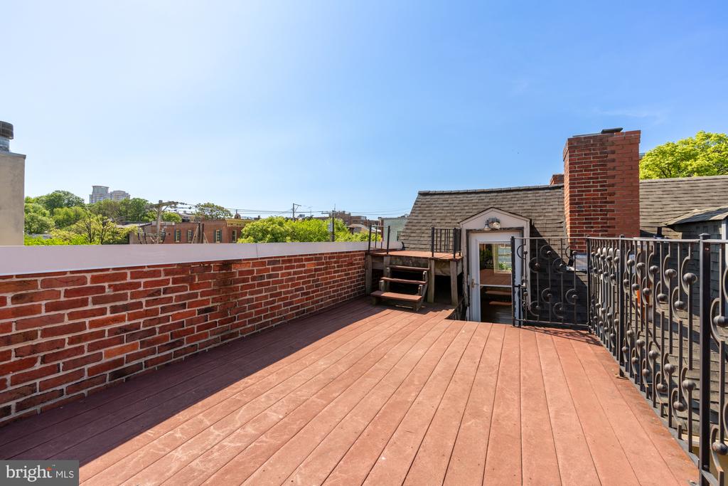 128 E Montgomery St