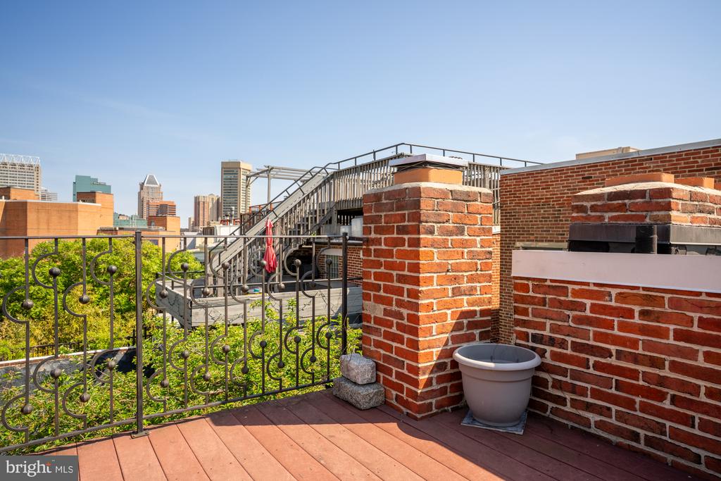 128 E Montgomery St