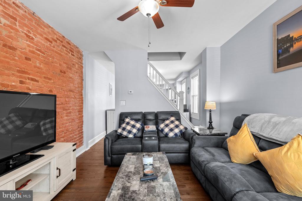 3101 Foster Ave