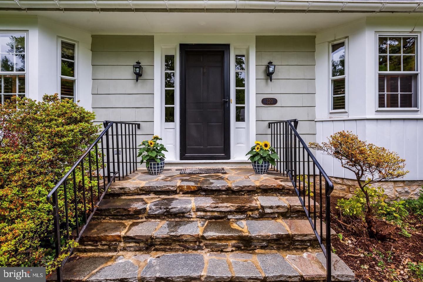 320 Tunbridge Rd