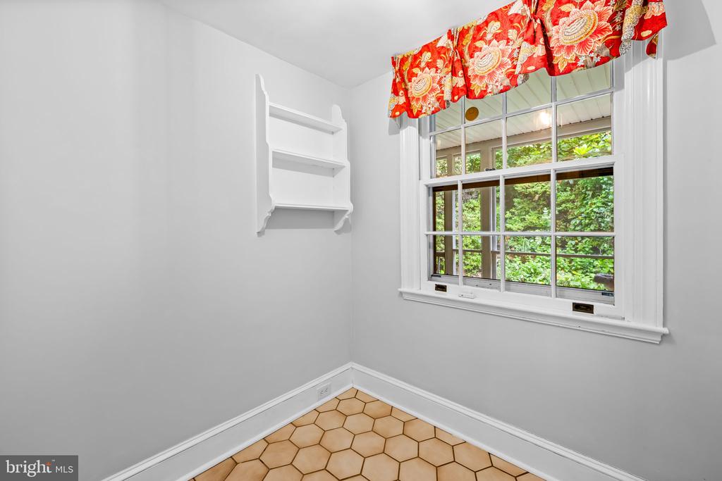 320 Tunbridge Rd
