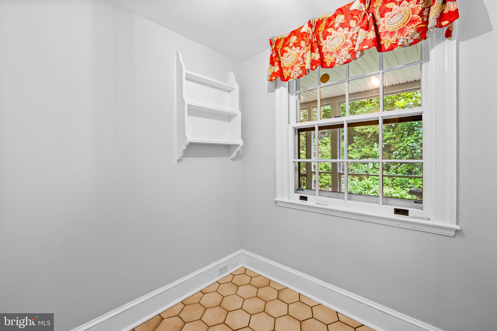 320 Tunbridge Rd
