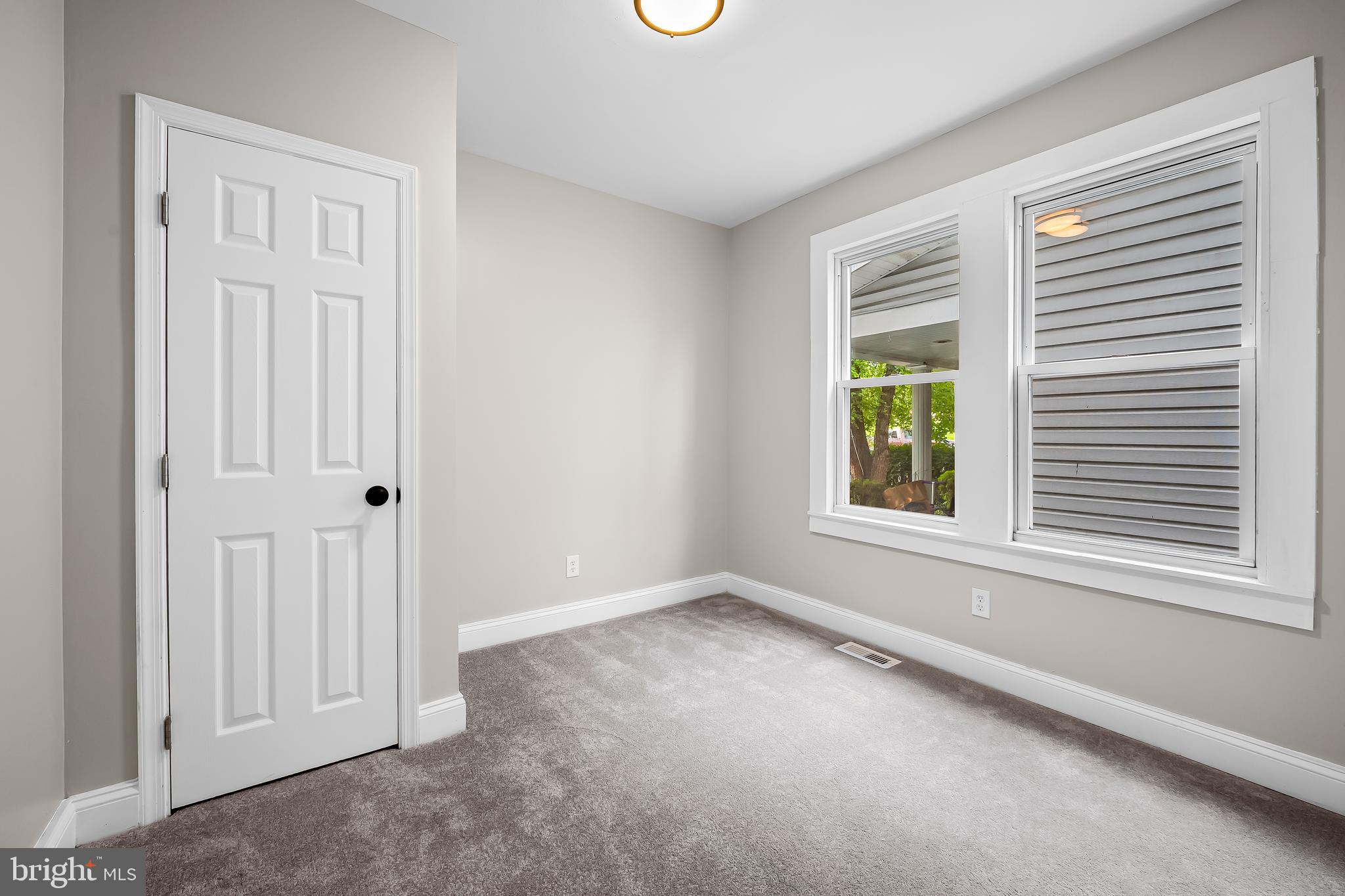 1402 W Old Cold Spring Ln