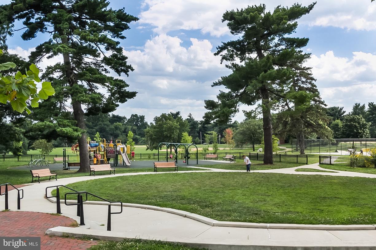 1402 W Old Cold Spring Ln