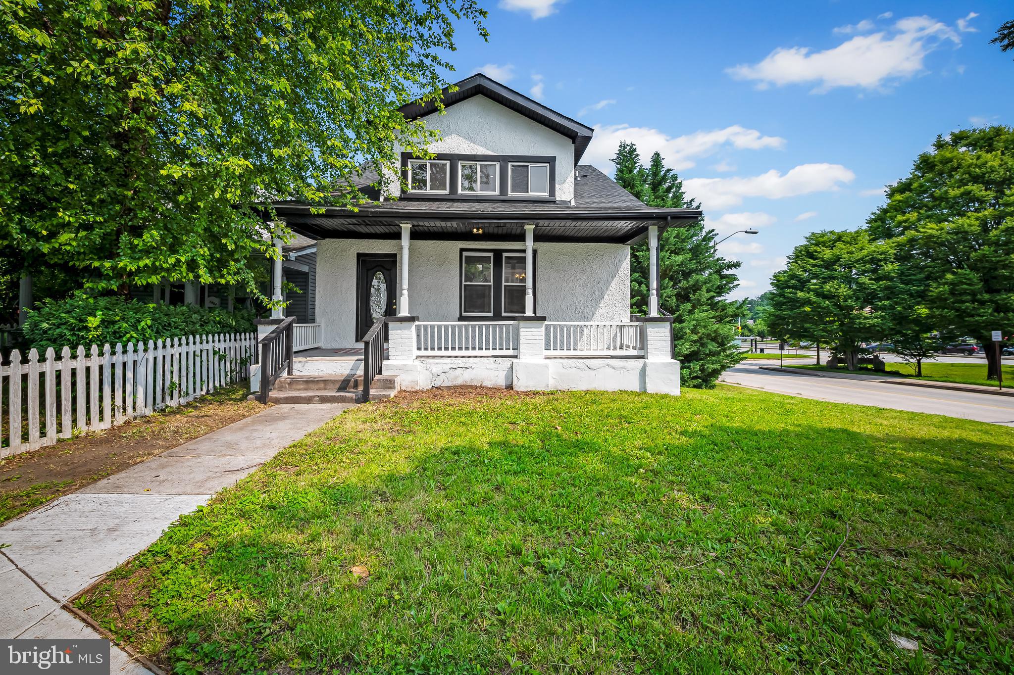 1402 W Old Cold Spring Ln