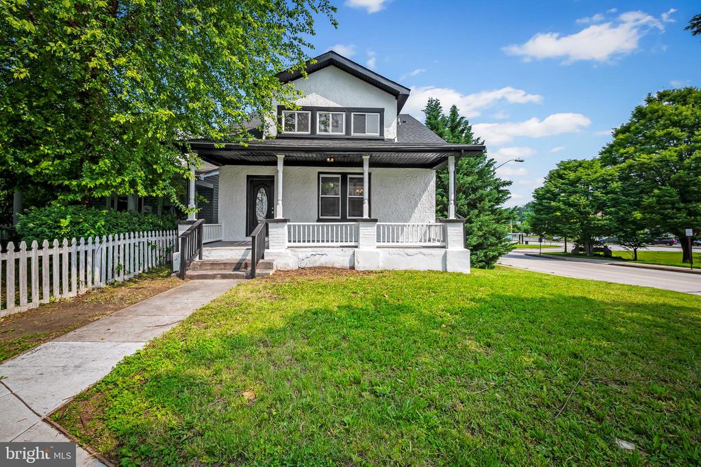 1402 W Old Cold Spring Ln