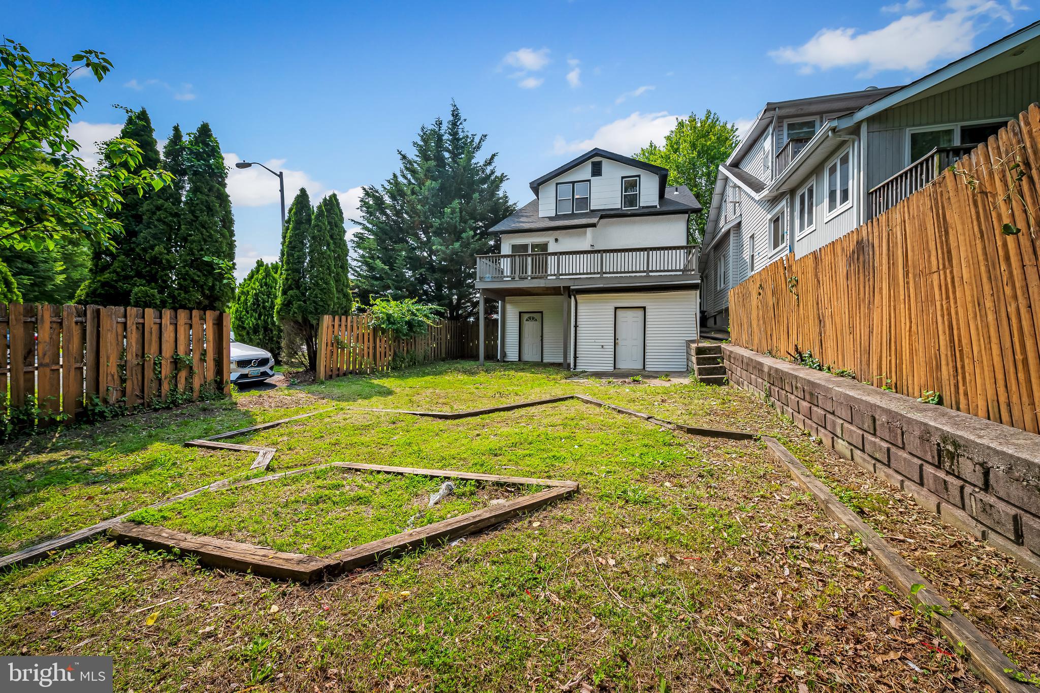 1402 W Old Cold Spring Ln