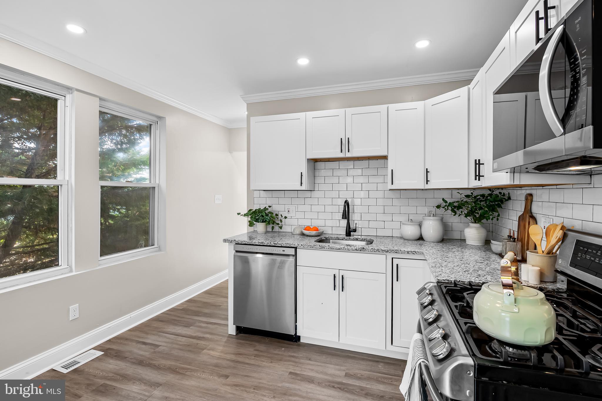 1402 W Old Cold Spring Ln