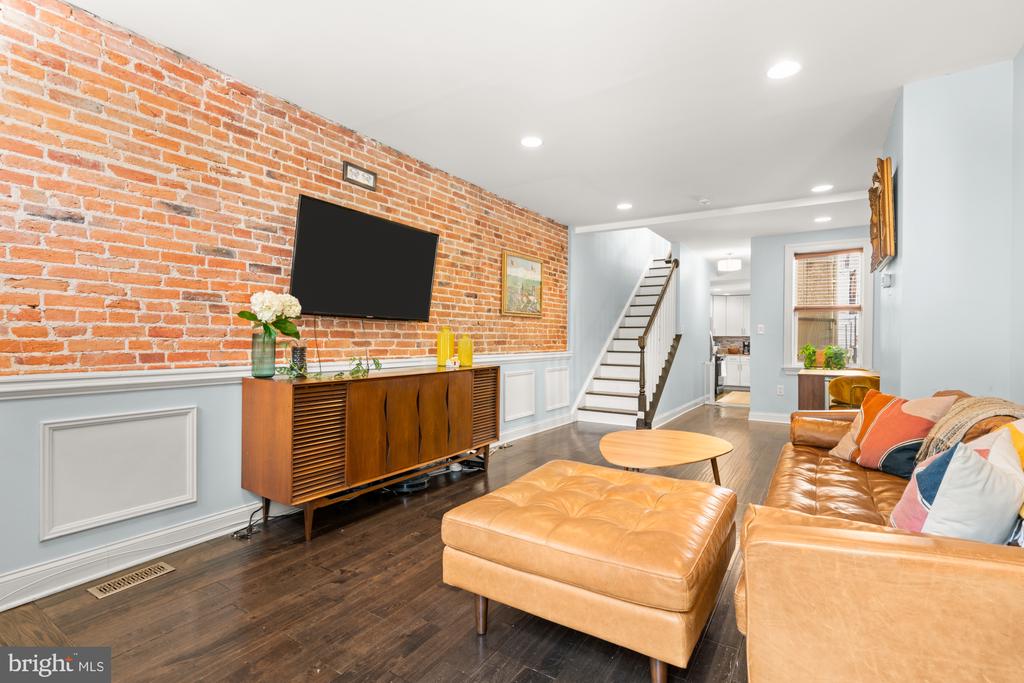 206 E Randall St