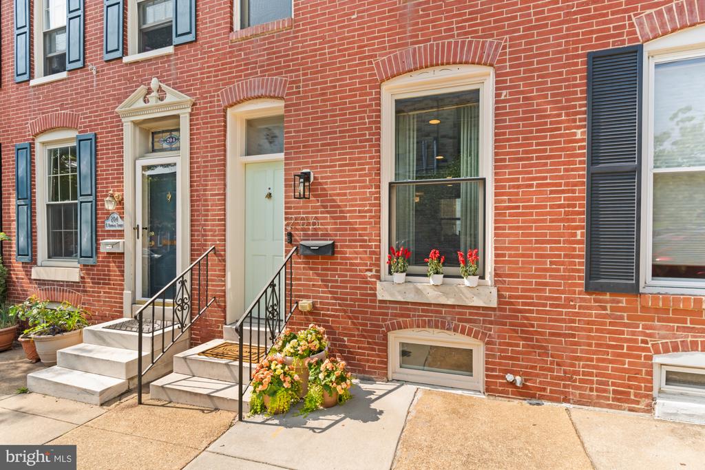 206 E Randall St