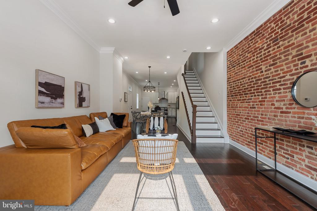 148 S East Ave