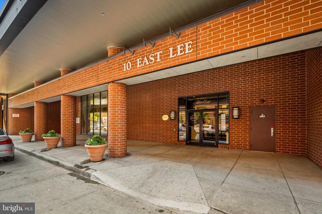 10 E Lee St #1209