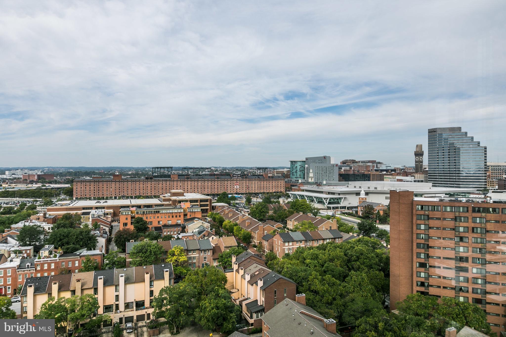 10 E Lee St #1209