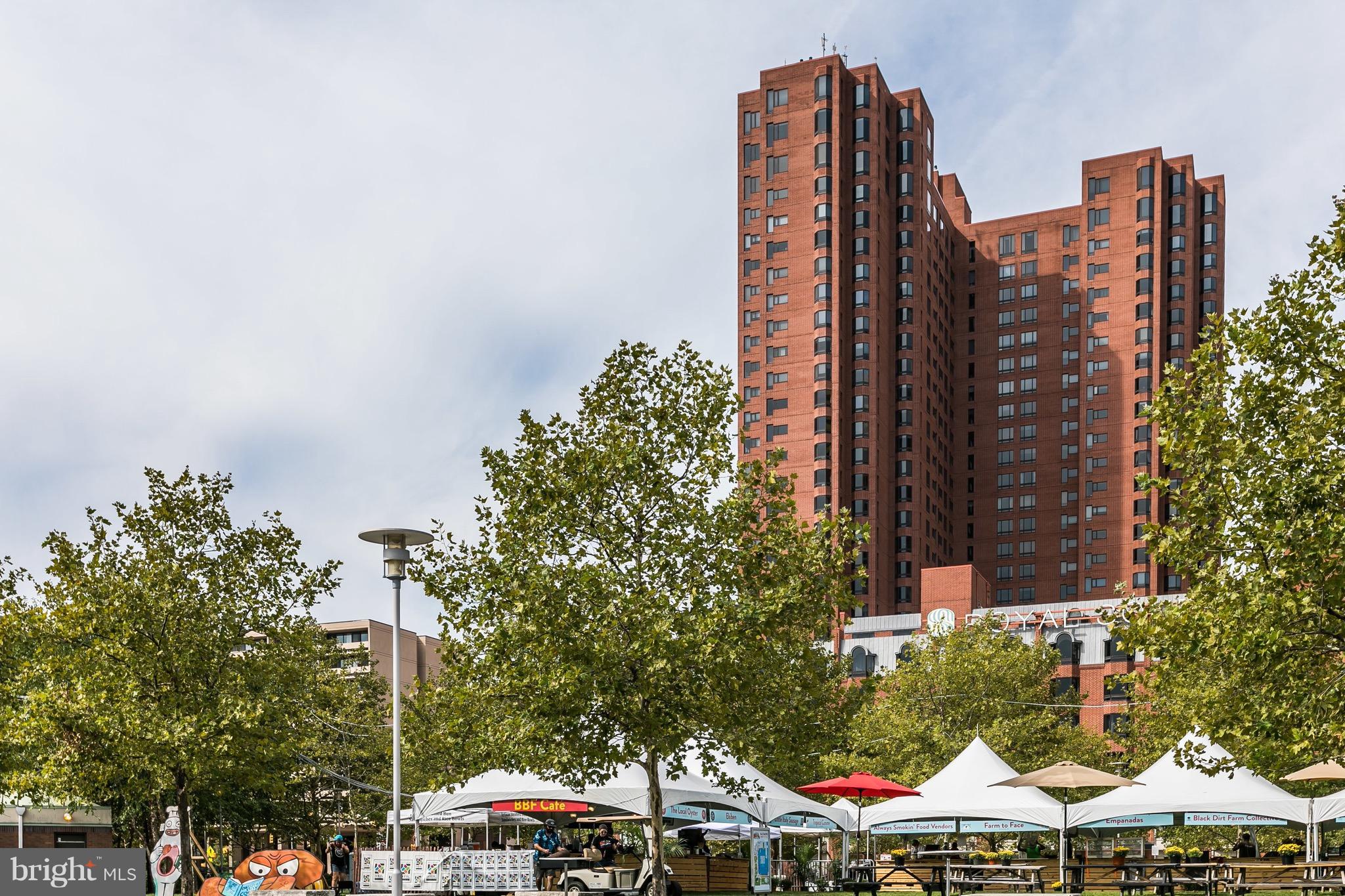 10 E Lee St #1209