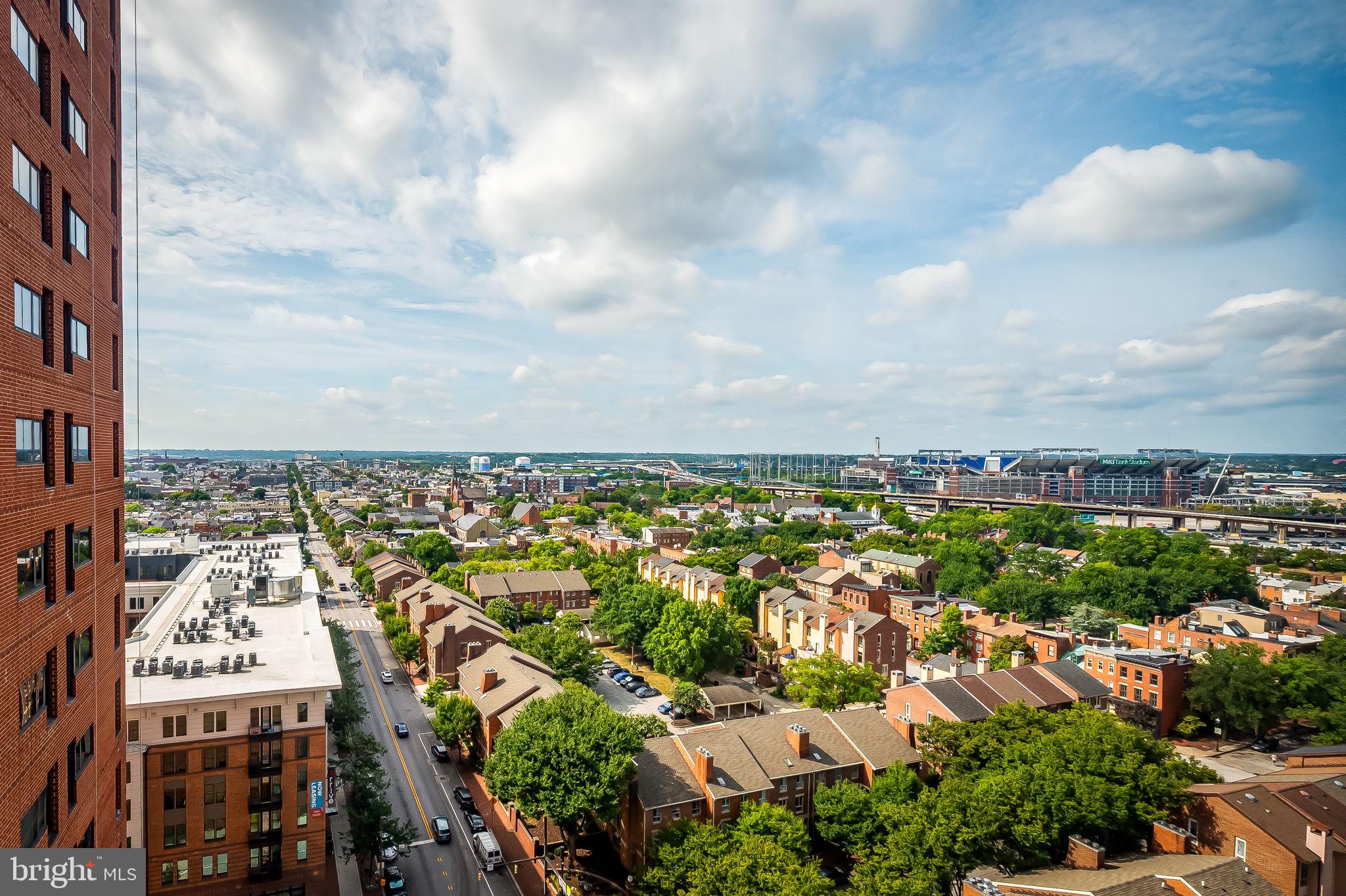 10 E Lee St #1209