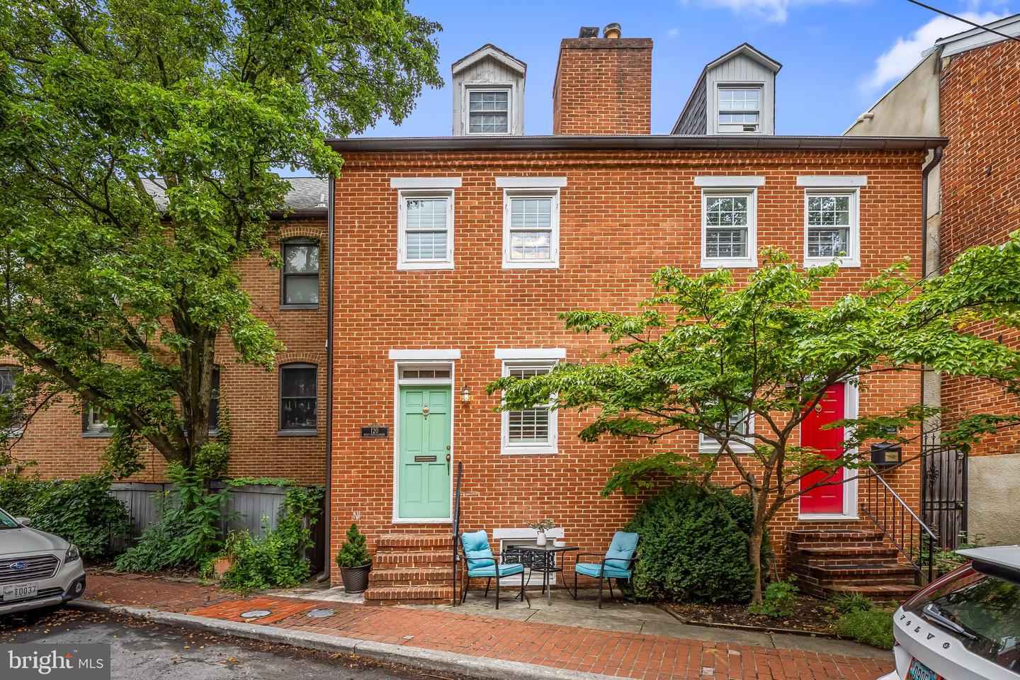 120 W Montgomery St