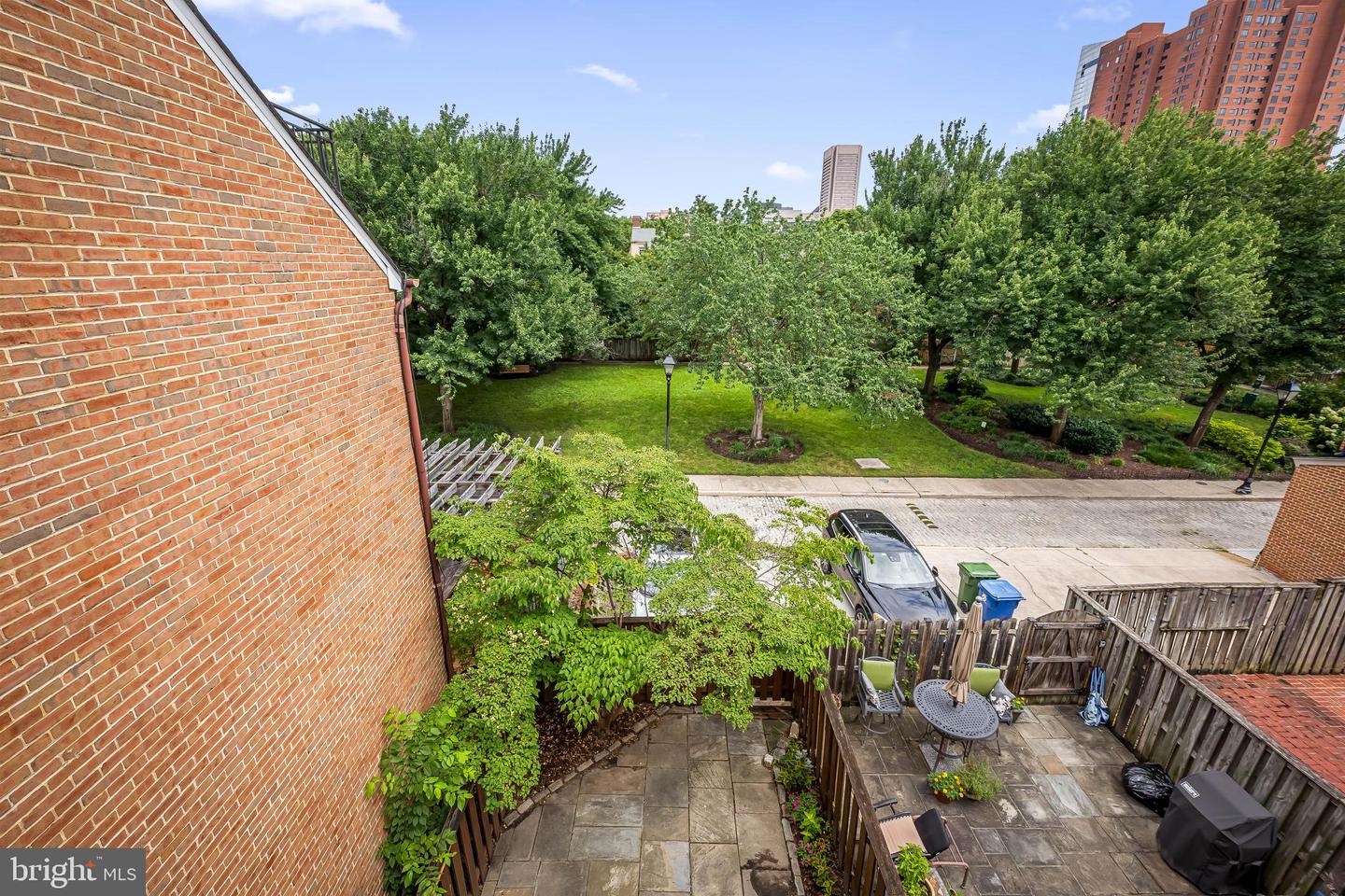 120 W Montgomery St