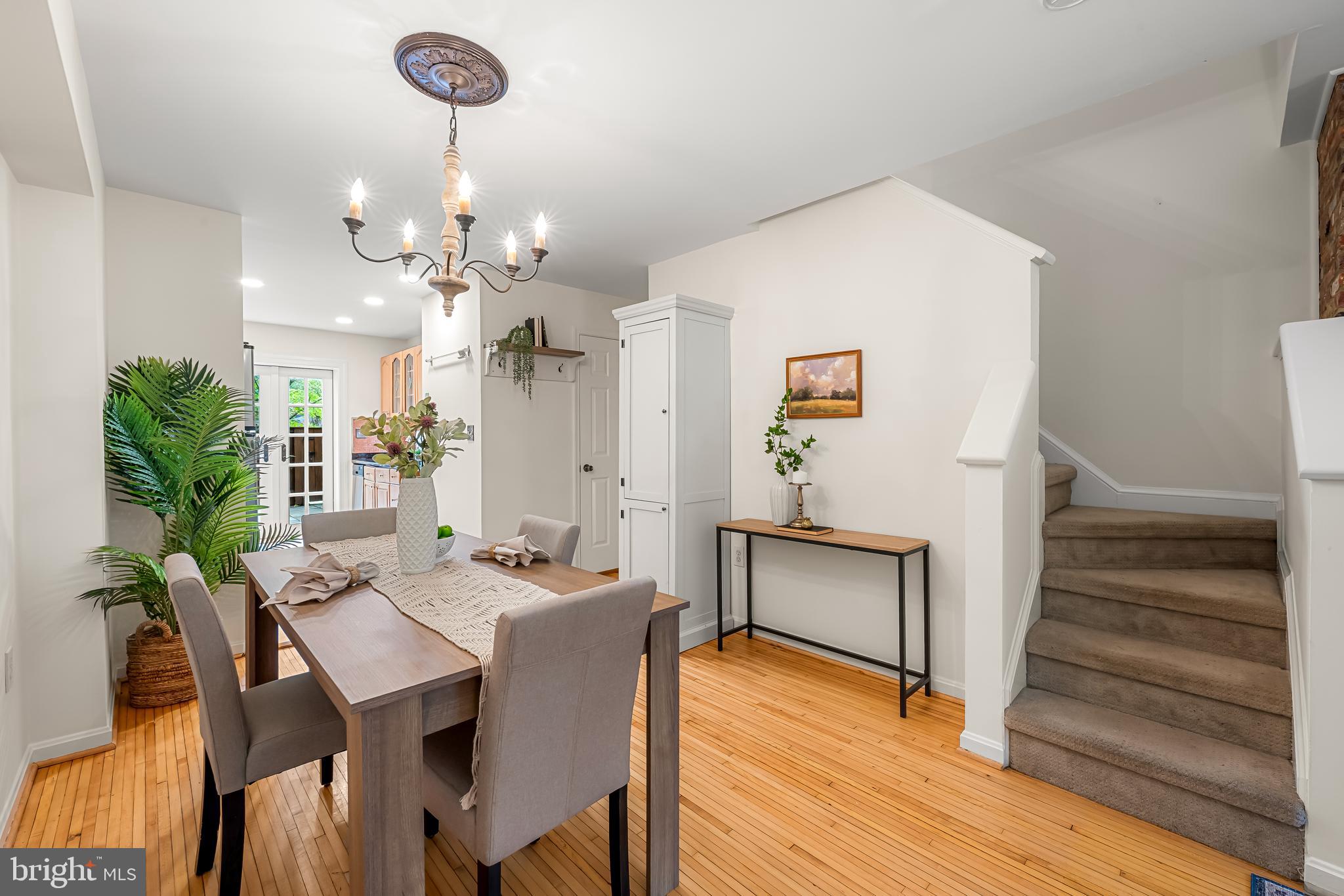 120 W Montgomery St