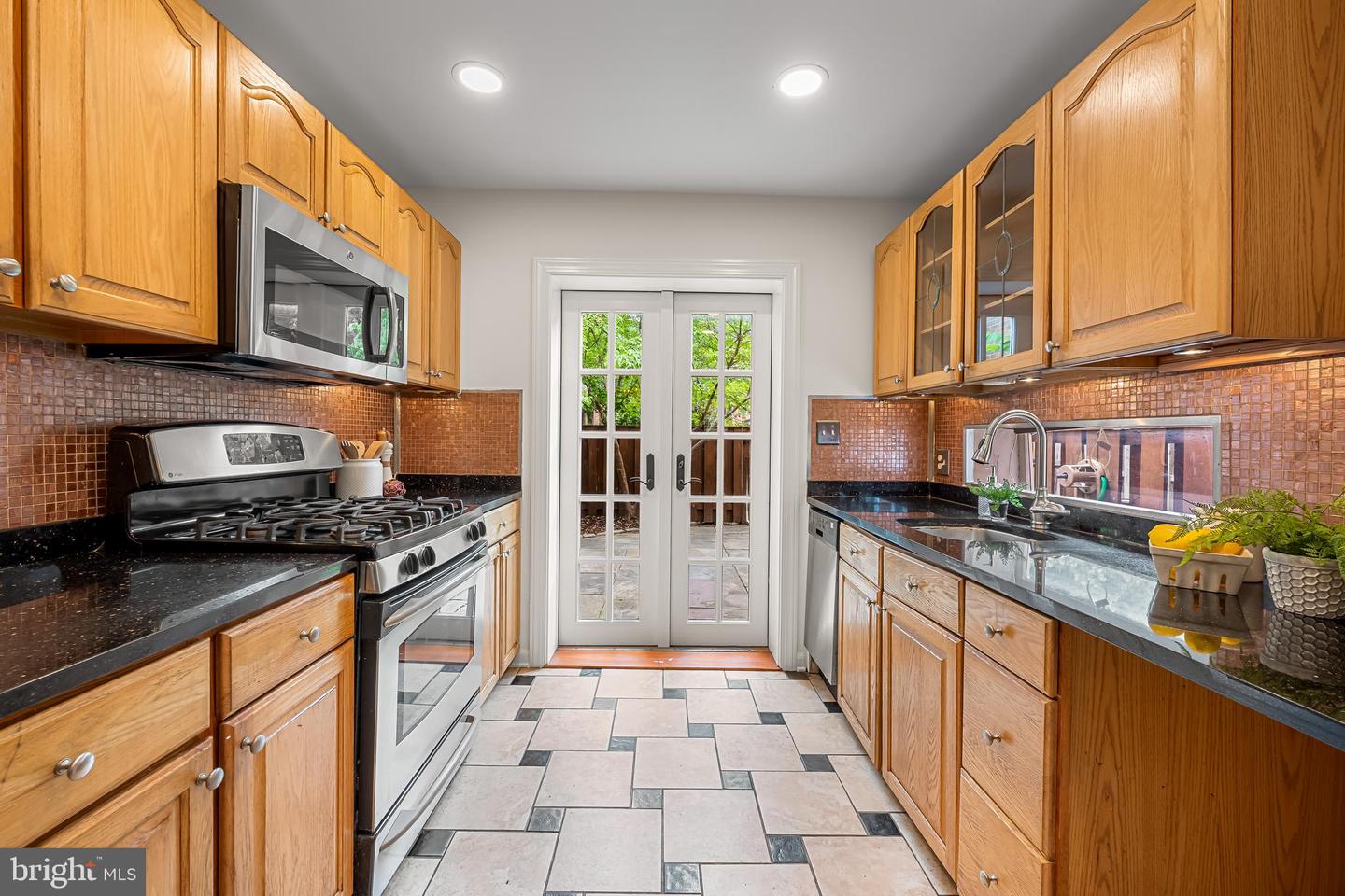 120 W Montgomery St