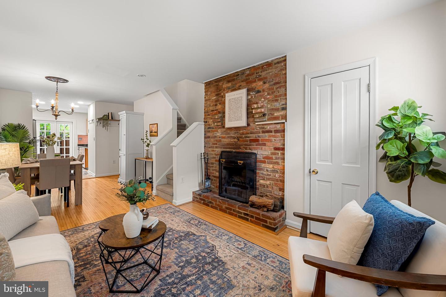 120 W Montgomery St