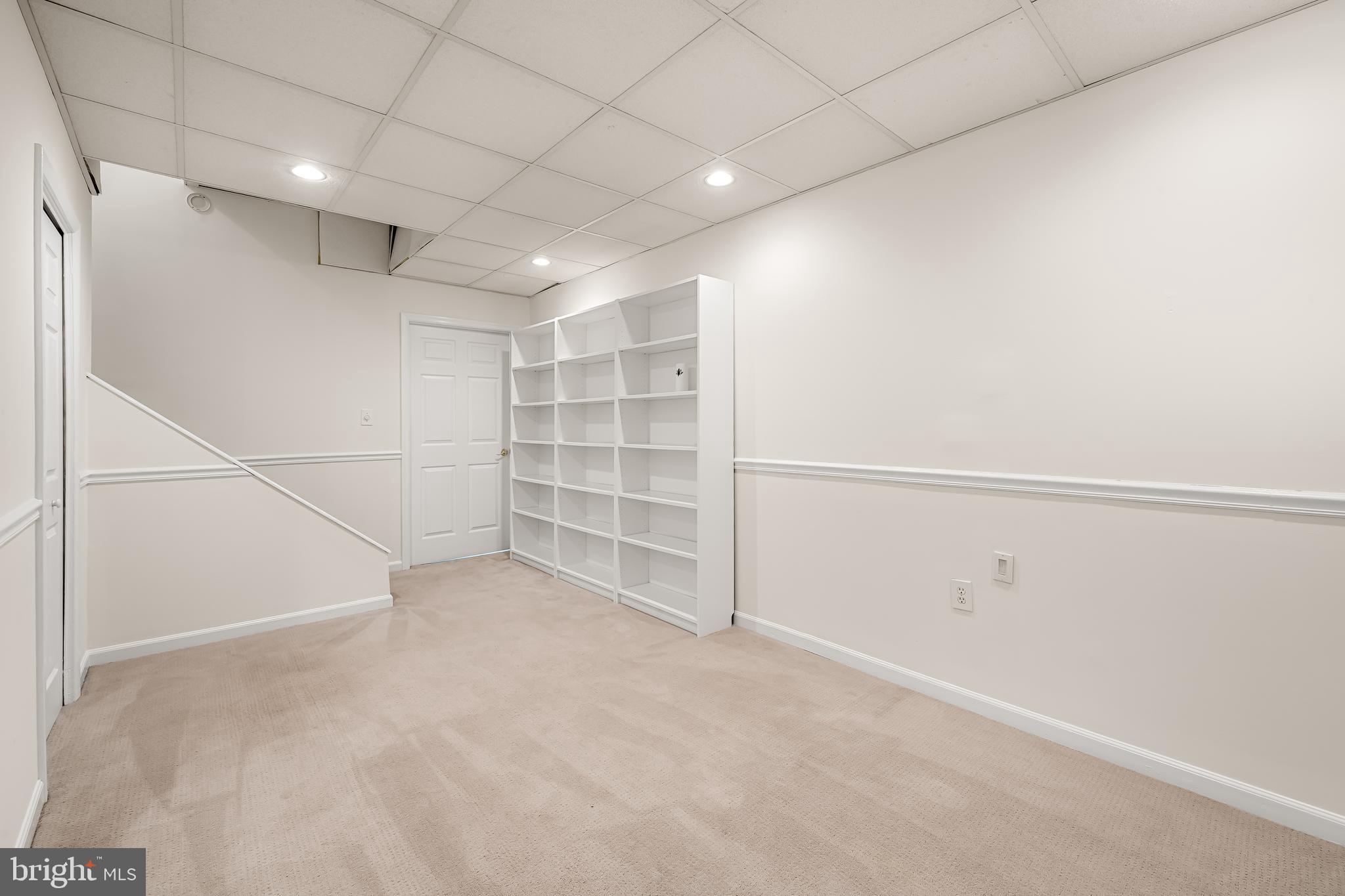 120 W Montgomery St