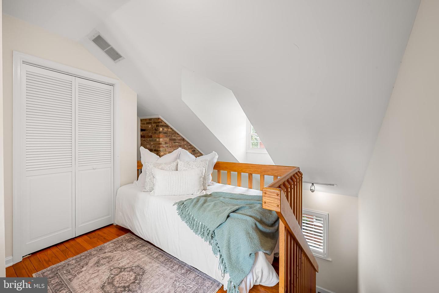 120 W Montgomery St