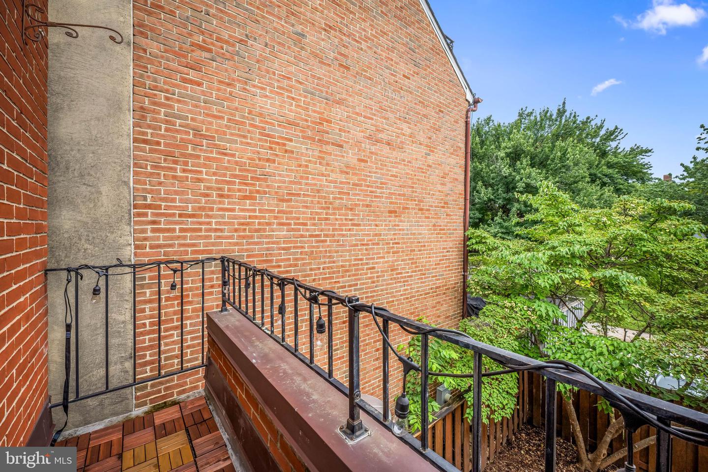 120 W Montgomery St