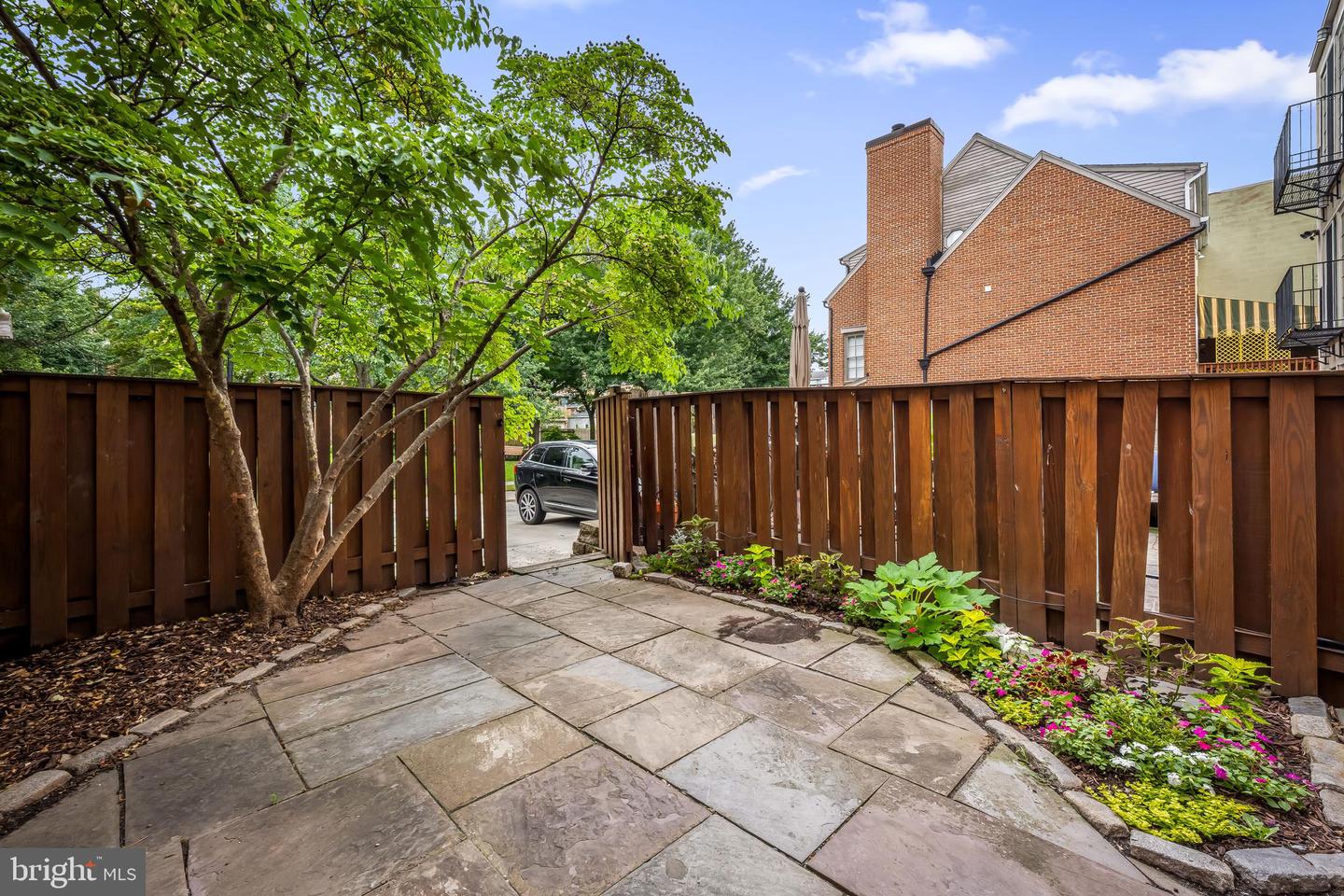 120 W Montgomery St