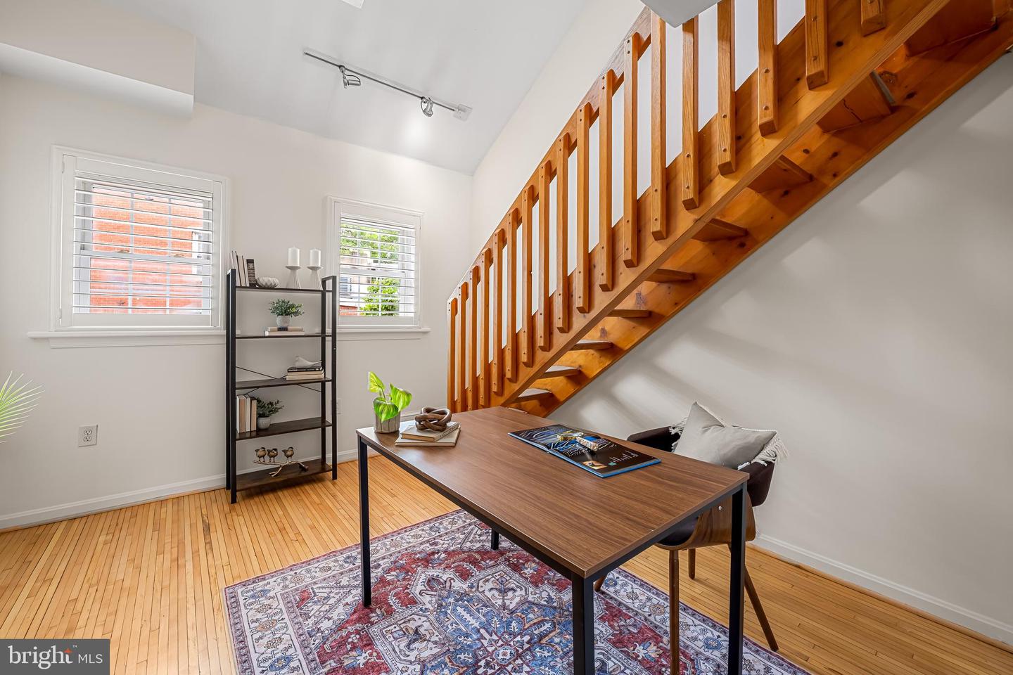 120 W Montgomery St
