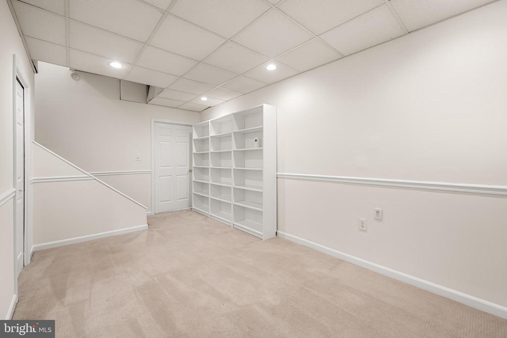 120 W Montgomery St