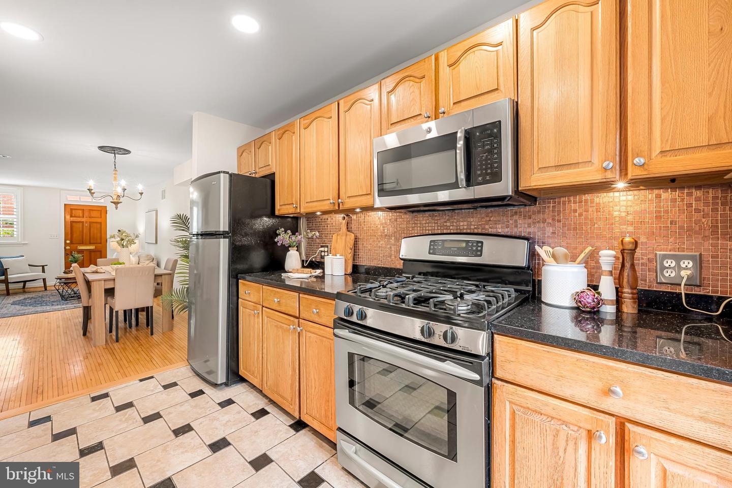 120 W Montgomery St