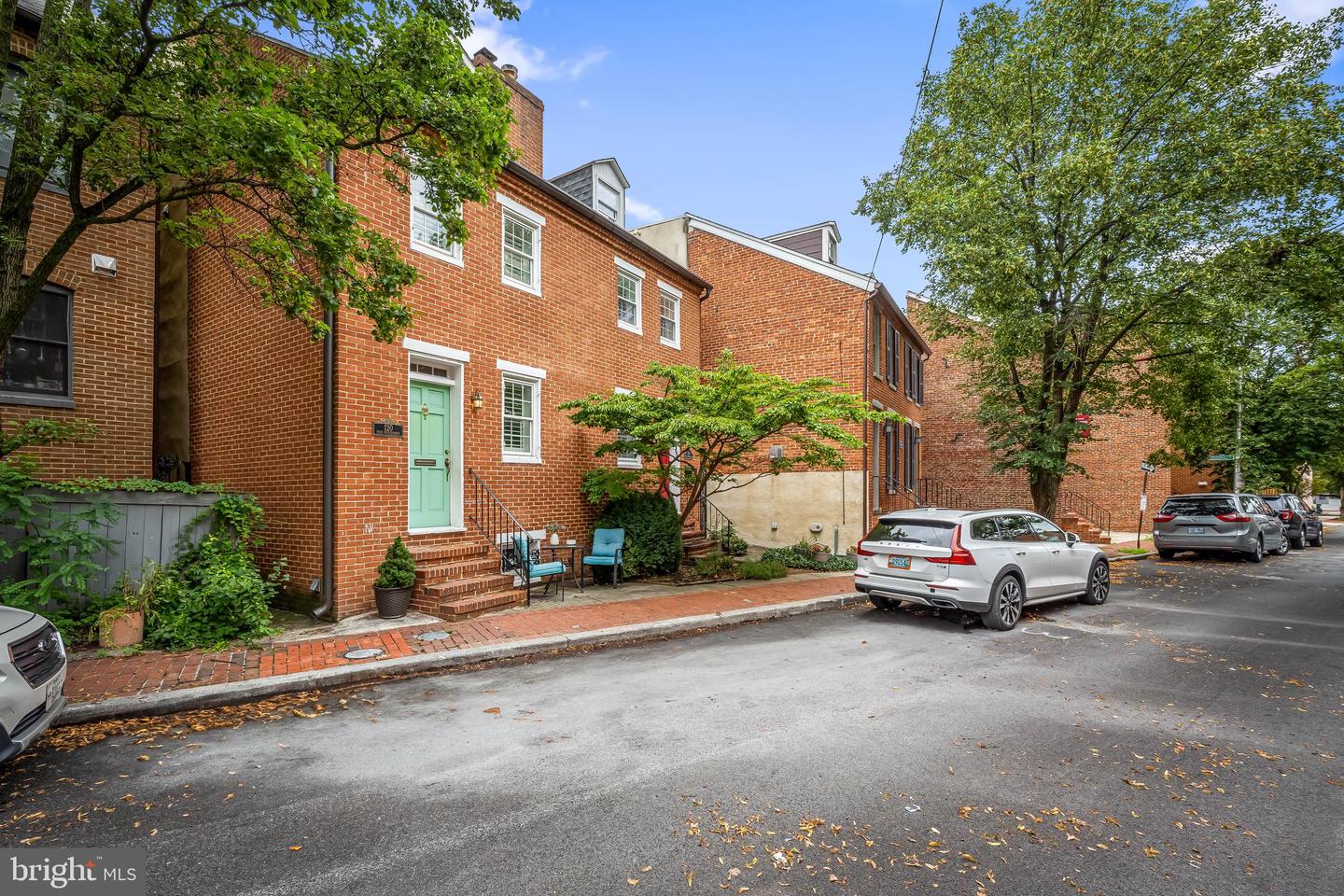 120 W Montgomery St