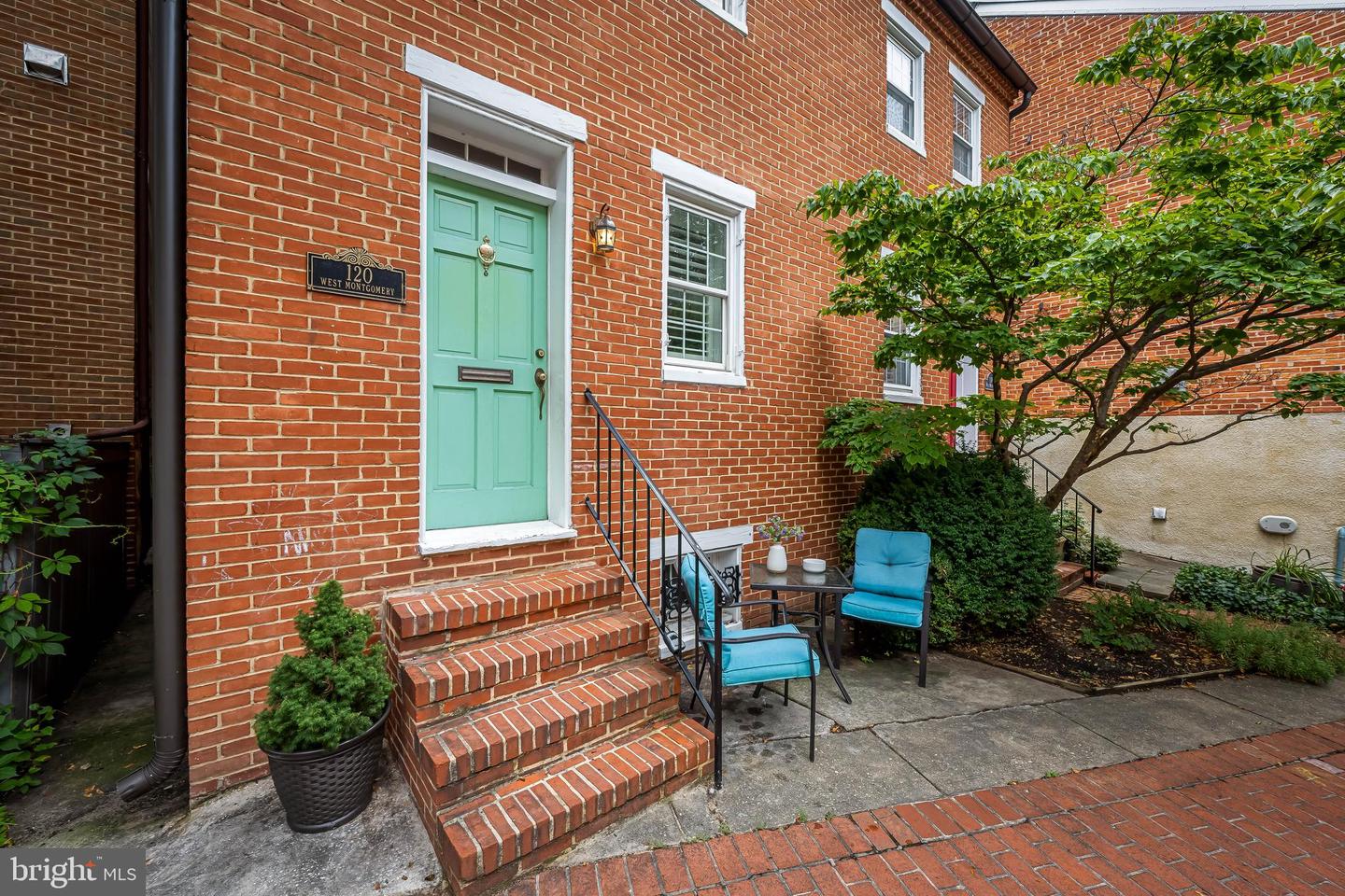 120 W Montgomery St
