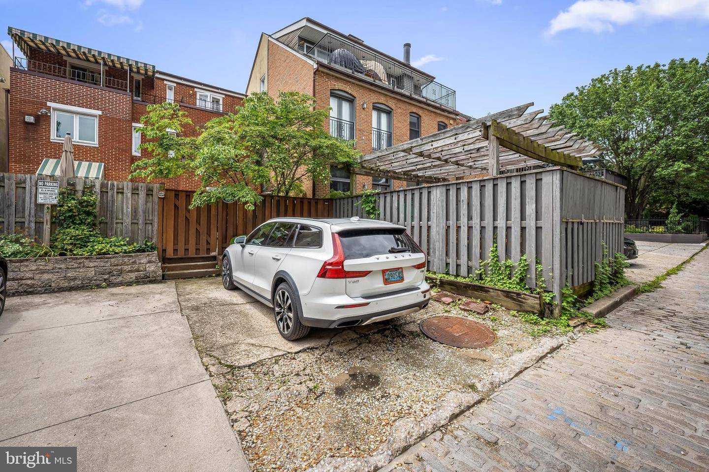 120 W Montgomery St
