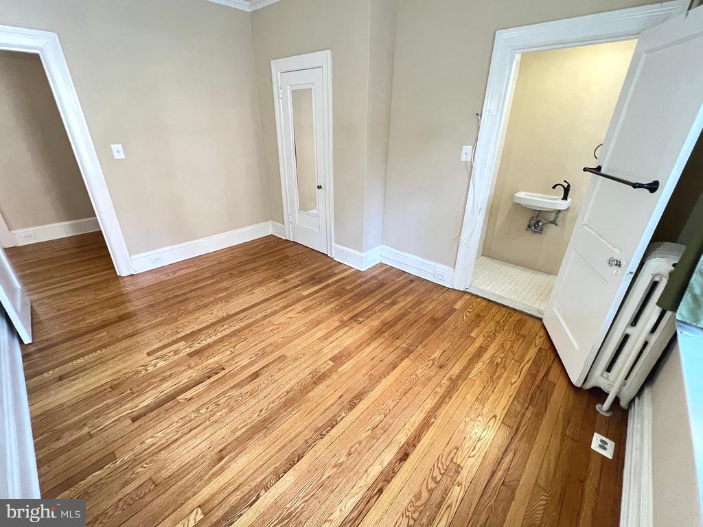 102 W 39th St #1b
