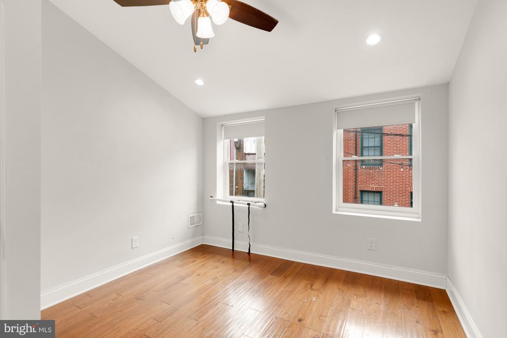 304 S Chapel St