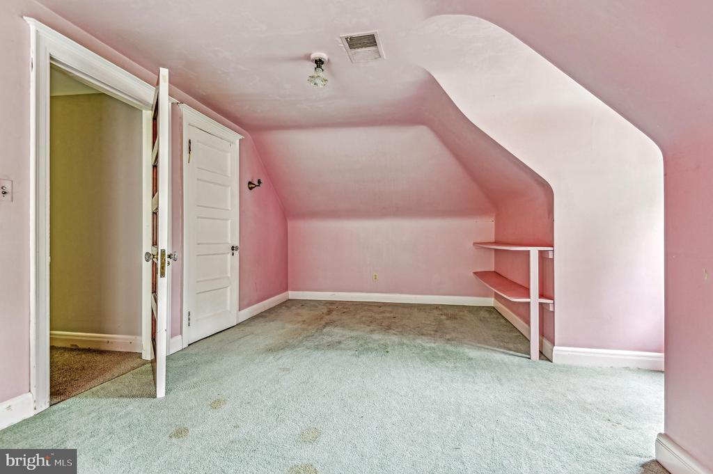 3923 JUNIPER ROAD