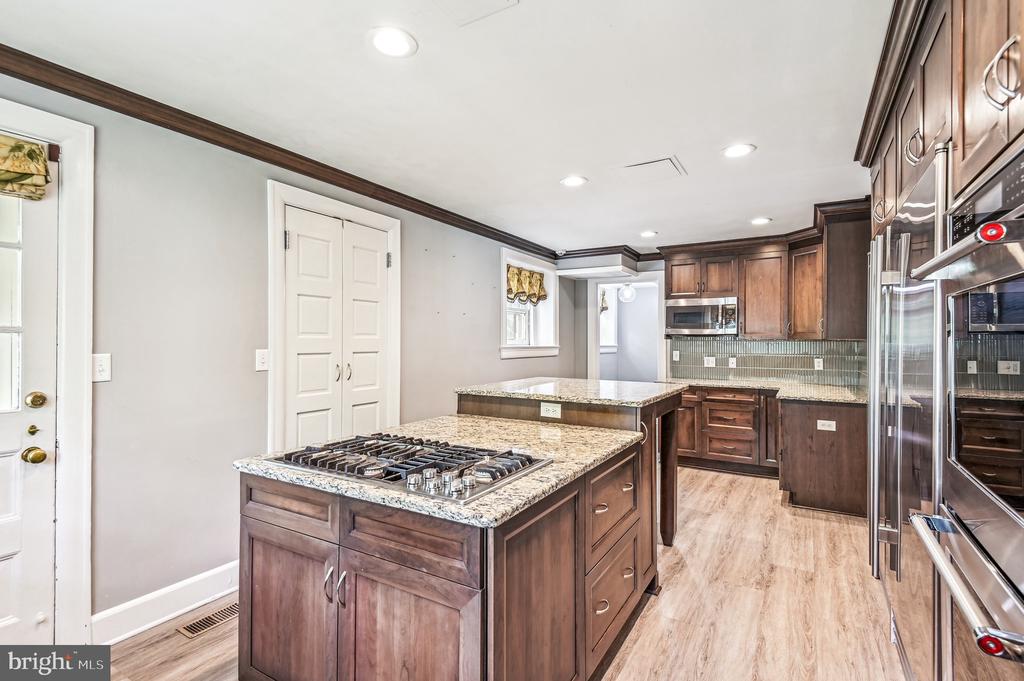 3923 JUNIPER ROAD