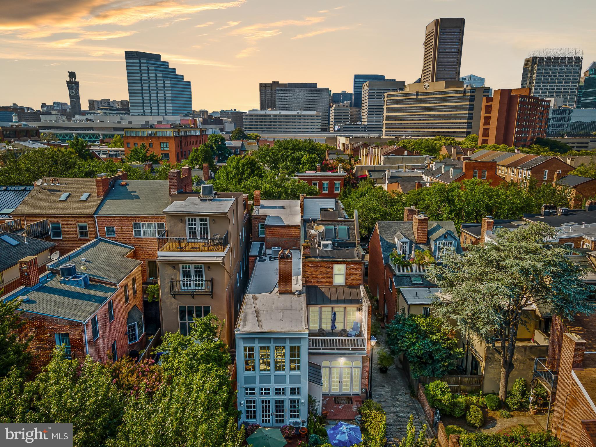 107 W LEE STREET