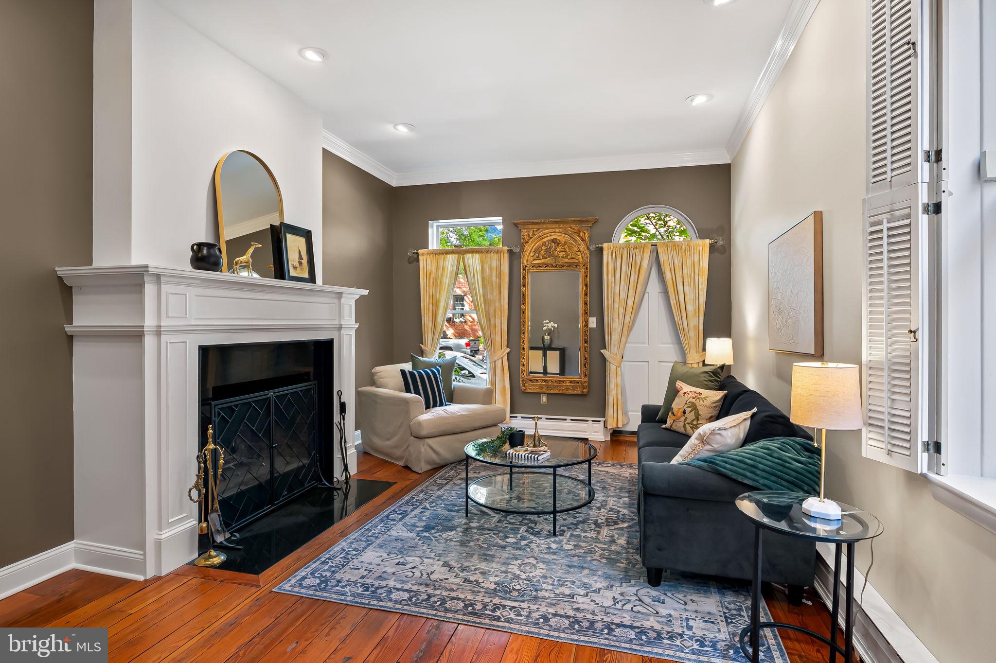 107 W LEE STREET