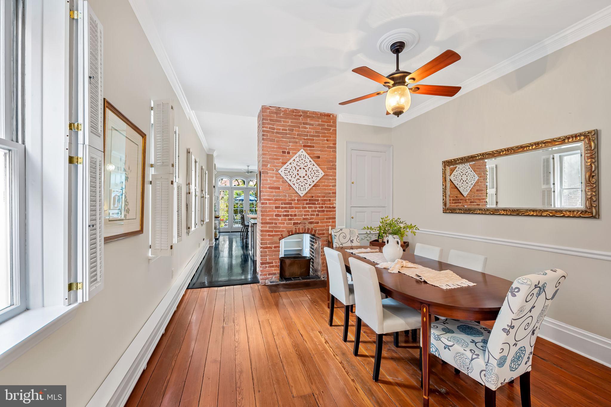 107 W LEE STREET