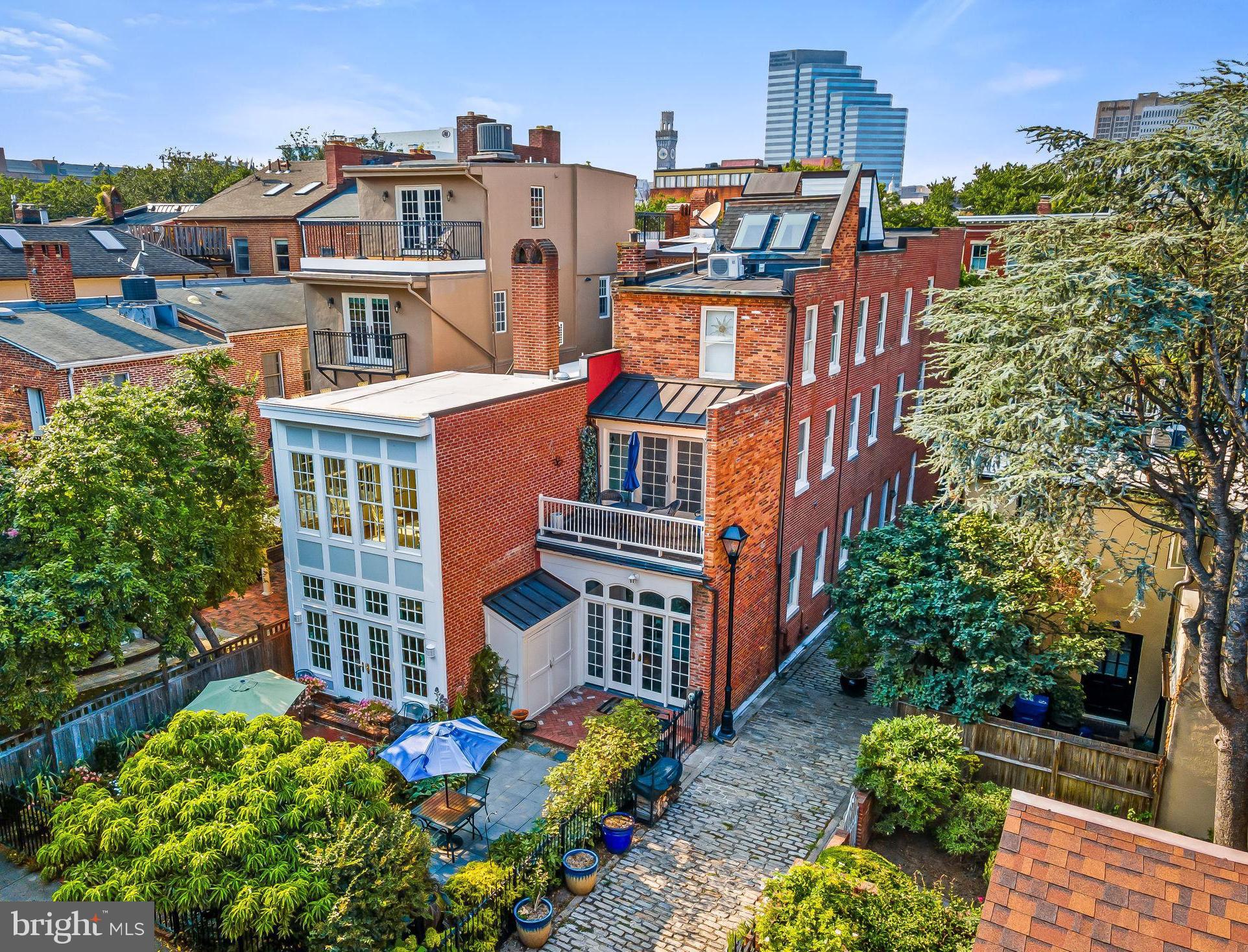 107 W LEE STREET